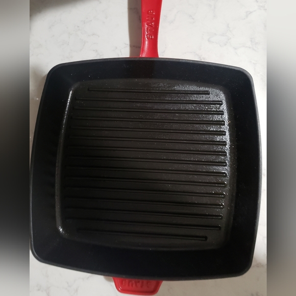 STAUB Square Enameled Grill 12" - Cherry - Picture 2 of 3